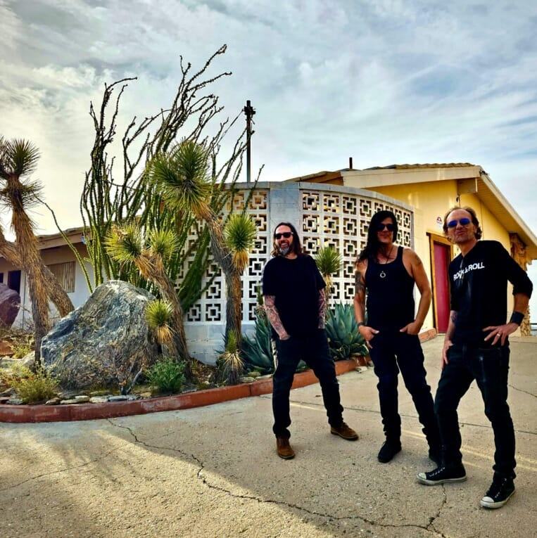 Put Your Records On : Yawning Man